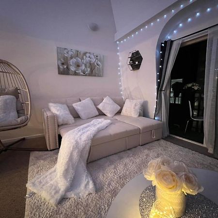 Cozy Downtown Condo Retreat With Space Needle View Seattle Zewnętrze zdjęcie