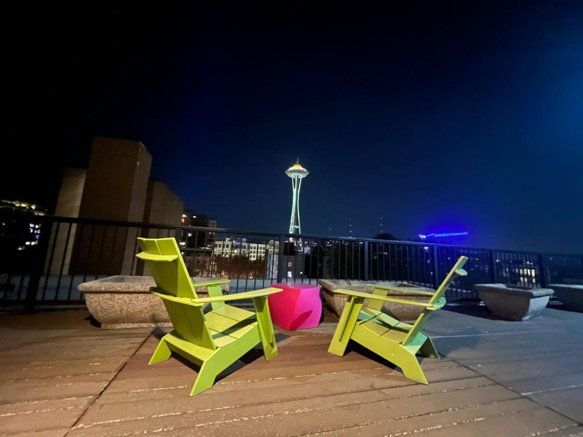 Cozy Downtown Condo Retreat With Space Needle View Seattle Zewnętrze zdjęcie